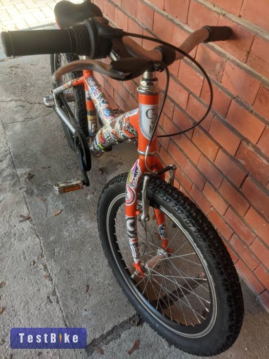 Szíjhajtásos és felújított 20 colos agyváltós kontrás bicaj