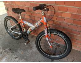 Szíjhajtásos és felújított 20 colos agyváltós kontrás bicaj