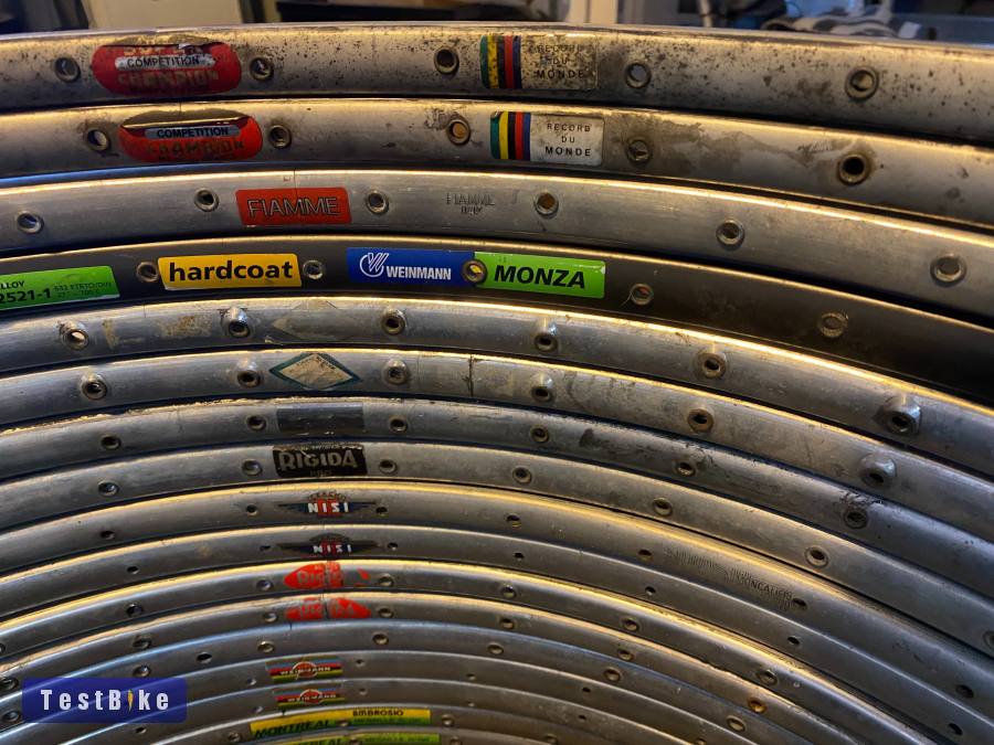 Szingós országúti kerékpár felnik eladók mavic nisi fiamme