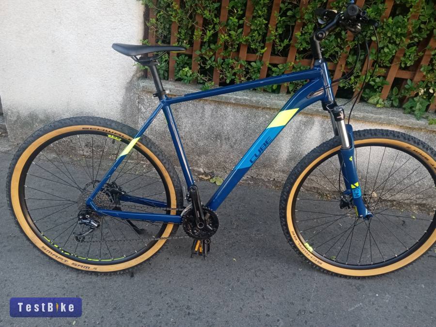 Szinte új  29 Cube Aim.sl hpa 23" méretű
