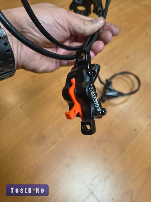 Tektro 4 dugattyús fék szett