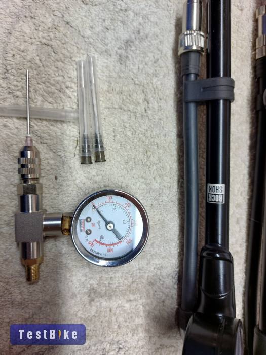 Teló pumpa, SPD pedál, Bryton konzol, nitrogén-levegő tőltő 