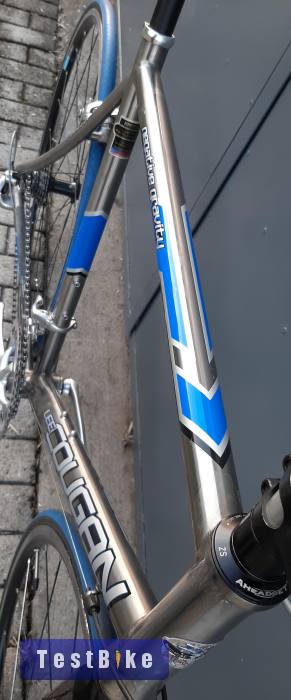 Titanium Lee Cougan országúti versenykerékpár-ultegra