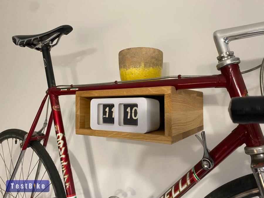 Tölgyfa kerékpár tartó lakásba