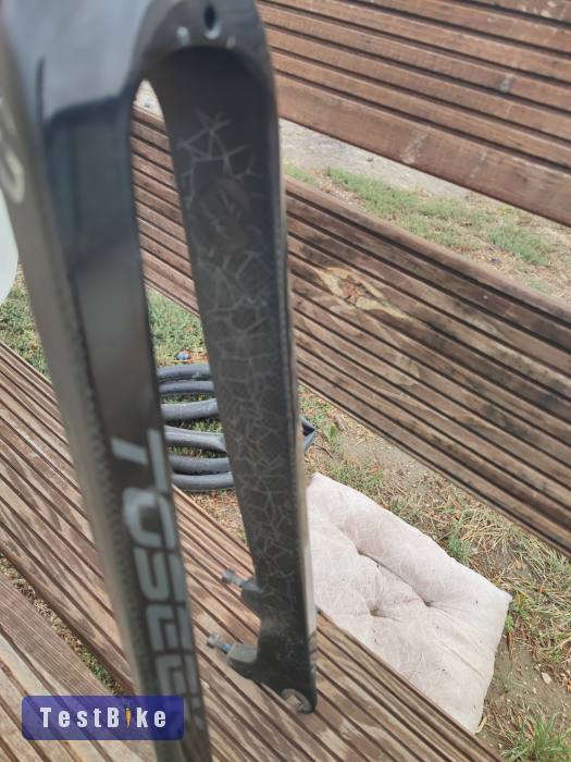 Toseek carbon merev villa 