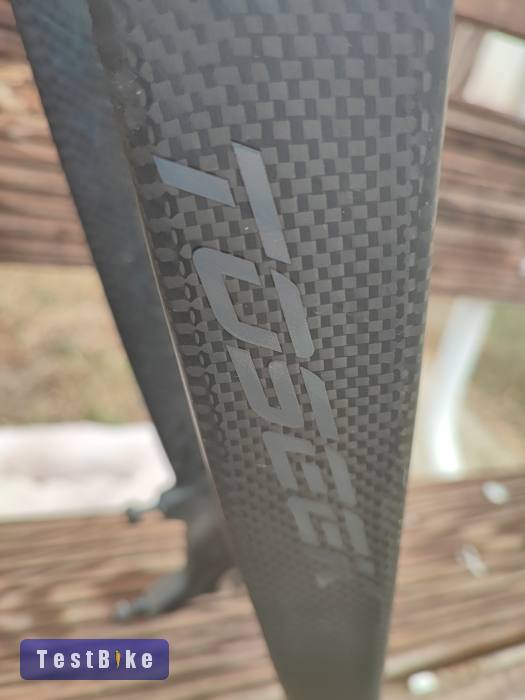 Toseek carbon merev villa 