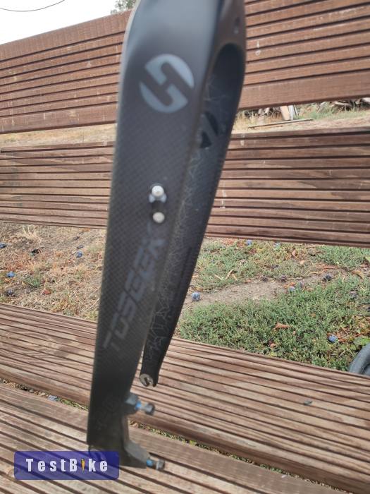 Toseek carbon merev villa 