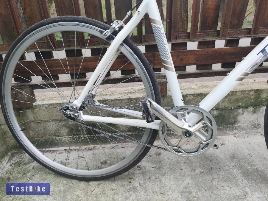 Trek alu-carbon városi, szíjhajtás is