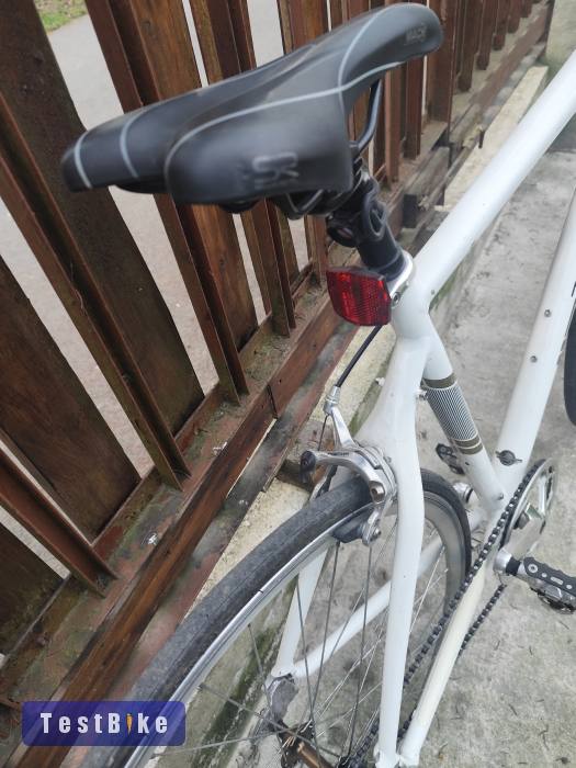 Trek alu-carbon városi, szíjhajtás is