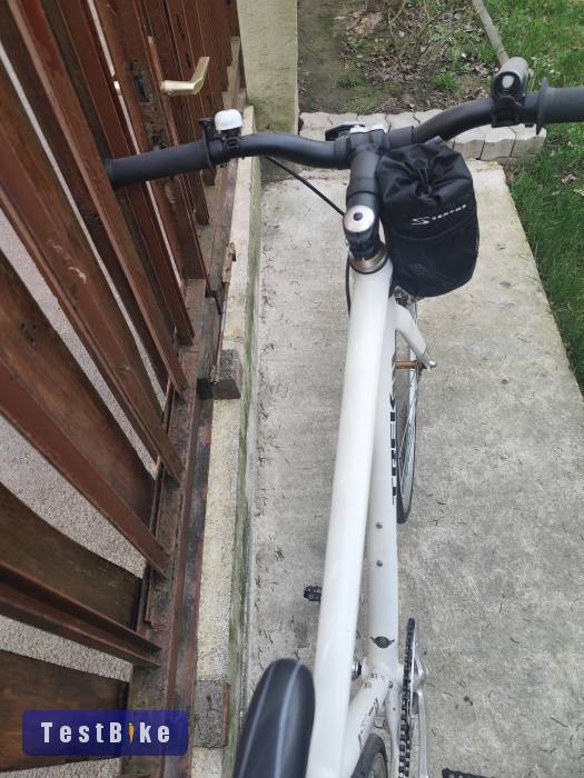 Trek alu-carbon városi, szíjhajtás is