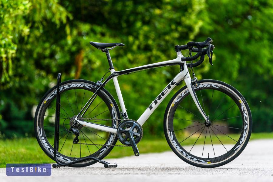 Trek Domane 4.7 (56) full karbon országúti kerékpár