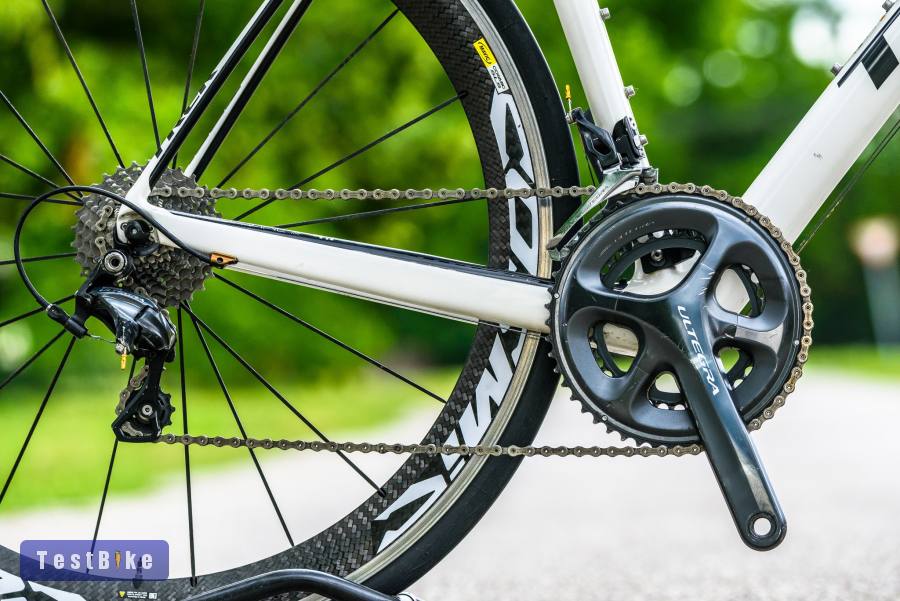 Trek Domane 4.7 (56) full karbon országúti kerékpár