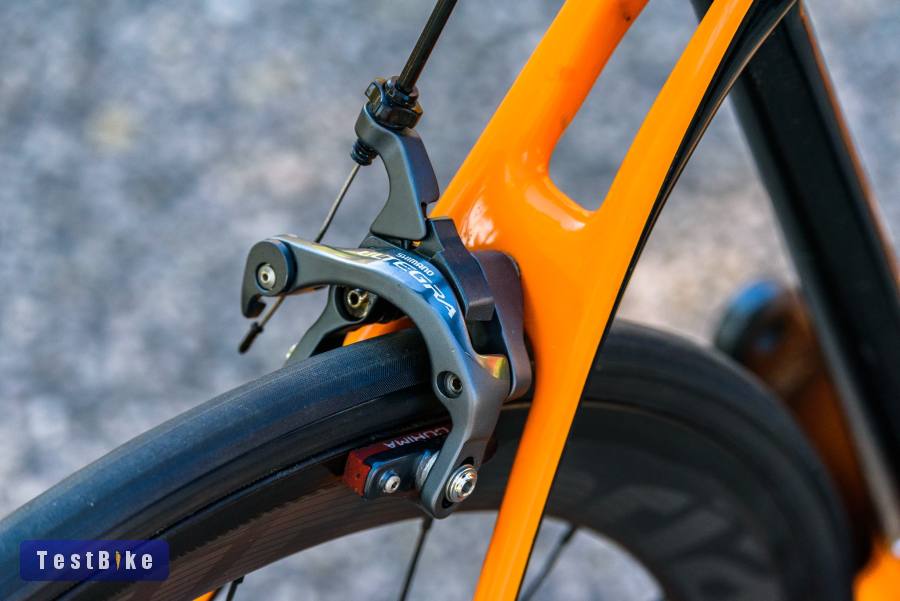 Trek Domane 5.2 (56) full karbon országúti kerékpár