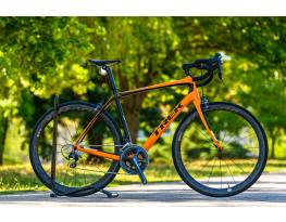 Trek Domane 5.2 (56) full karbon országúti kerékpár