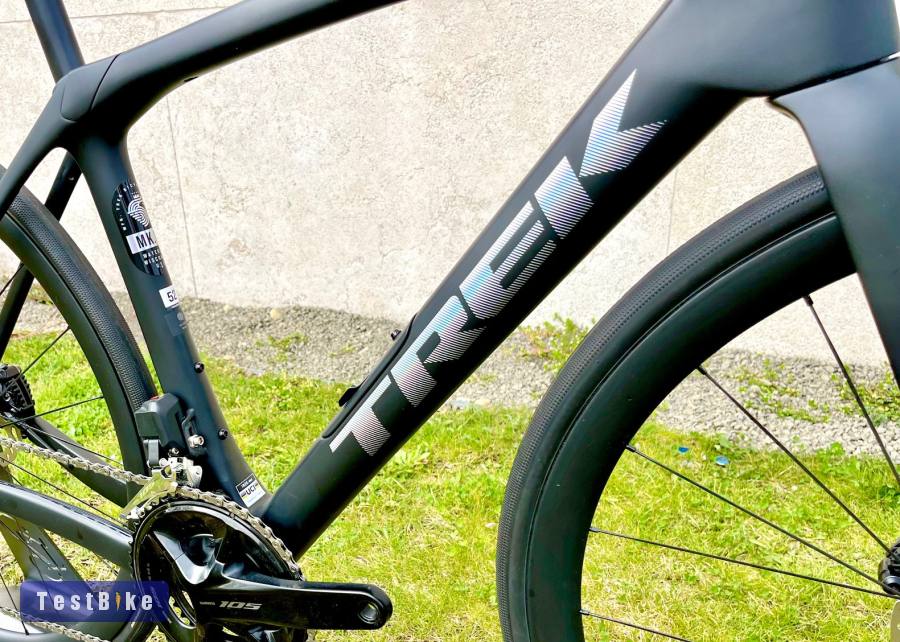 Trek Domane SLR 6 (2024)Új állapot, karbon kerék