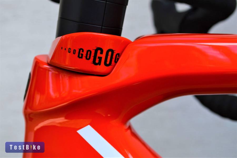 TREK ÉMONDA SL6 PRO DISC karbon, tárcsafékes országúti