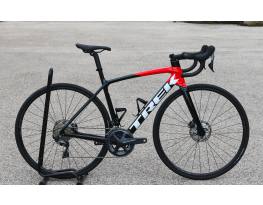 TREK ÉMONDA SL6 PRO DISC karbon, tárcsafékes országúti