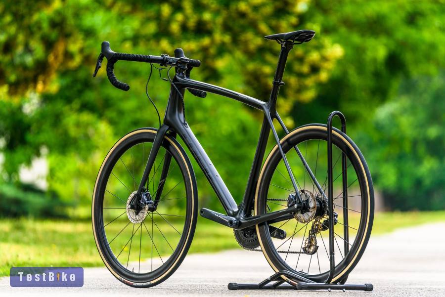 Trek Emonda SLR (60) Ultegra Di2 full karbon országúti 