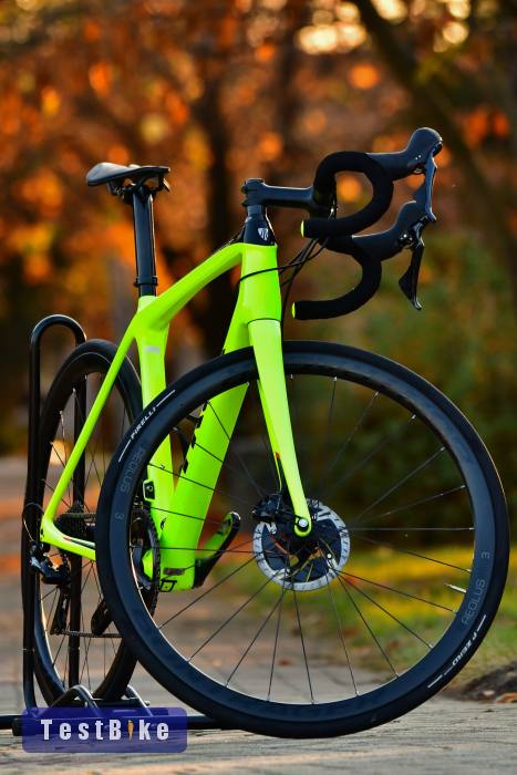 Trek Emonda SLR P1 Disc (56) full karbon országúti kerékpár