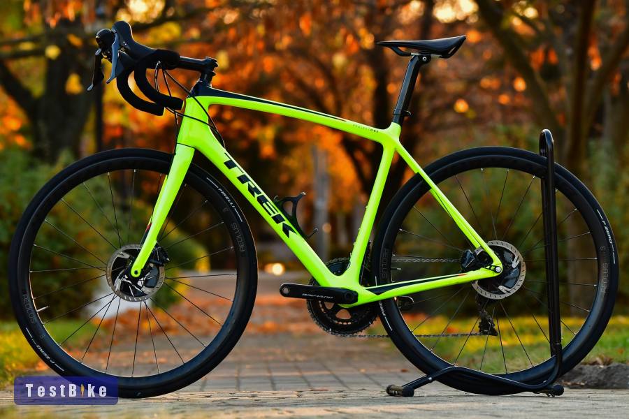 Trek Emonda SLR P1 Disc (56) full karbon országúti kerékpár