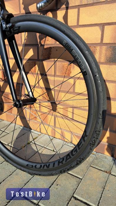 Trek Emonda SLR8 700 OCLV karbon 
