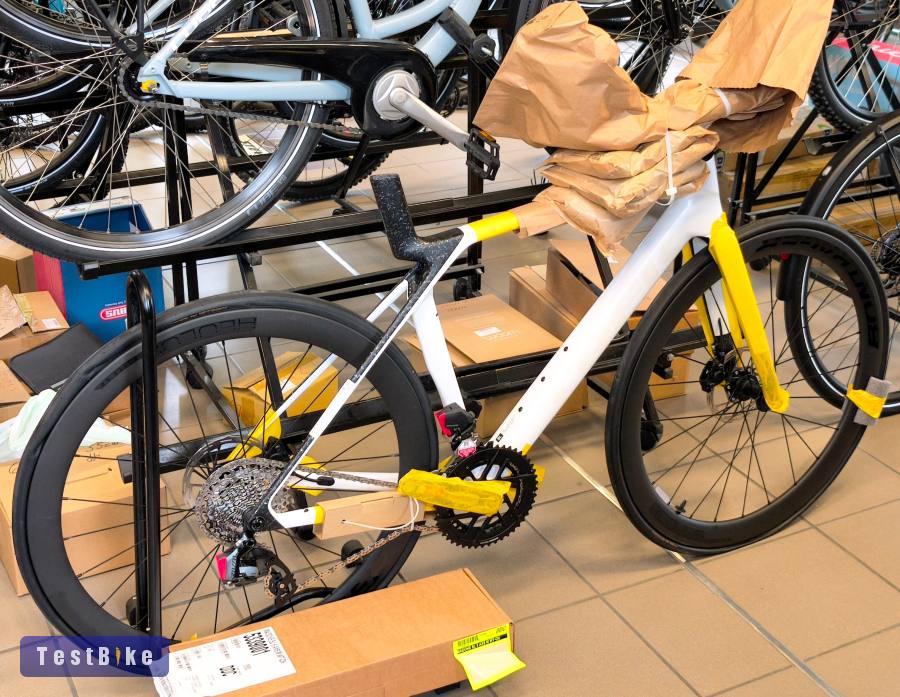 Trek Madone SL 6 Gen 8 (M) 2026 új full karbon országúti 
