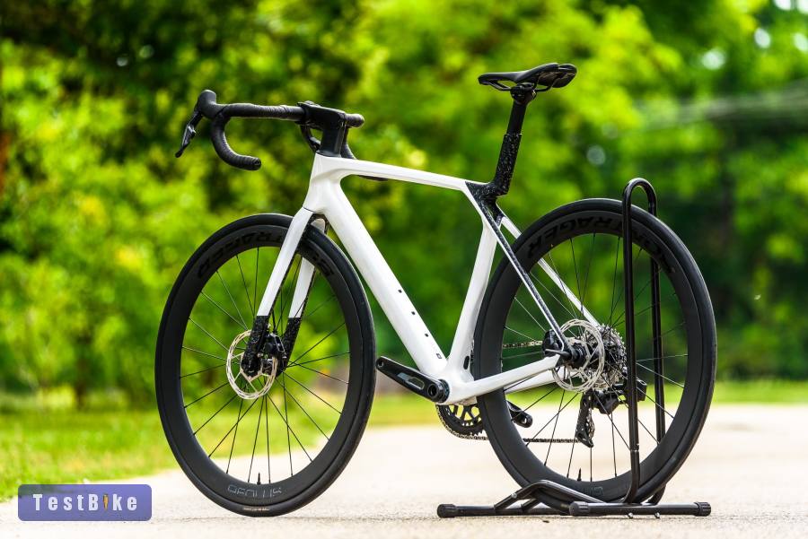Trek Madone SL 6 Gen 8 (M) 2026 új full karbon országúti 