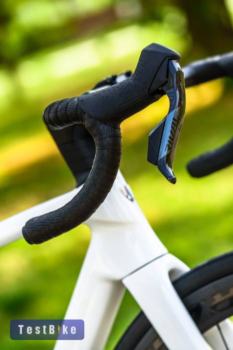 Trek Madone SL 6 Gen 8 (M/L) 2026/2027 új országúti kerékpár