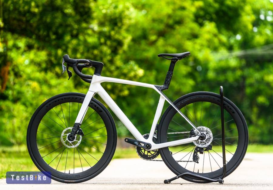 Trek Madone SL 6 Gen 8 (M/L) 2026/2027 új országúti kerékpár