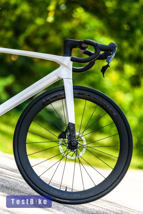 Trek Madone SL 6 Gen 8 (M/L) 2026/2027 új országúti kerékpár