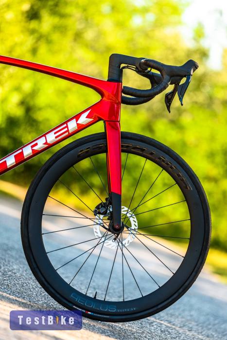 Trek Madone SL 6 Gen 8 (M/L) 2026 Di2 új országúti kerékpár