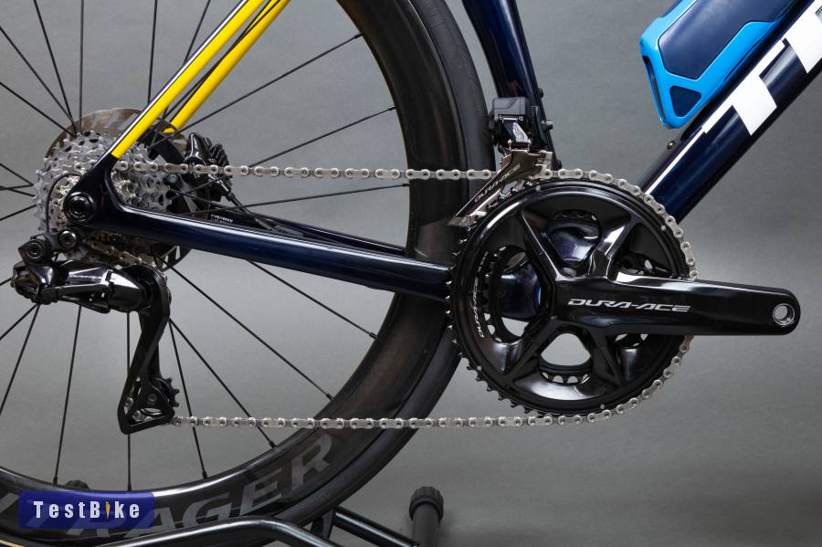Trek Madone SLR 9 2026 Dura-Ace Di2 (M/L) országúti kerékpár