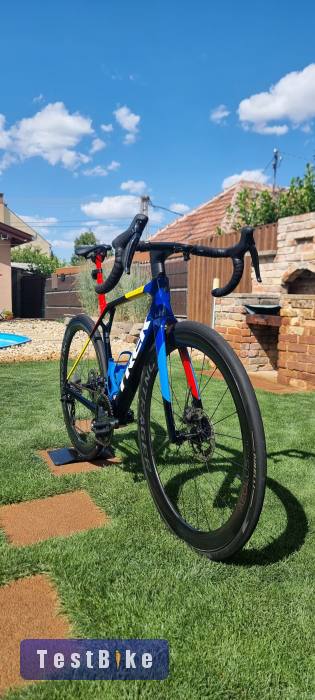 Trek Madone SLR 9 Di2 Gen 8 - Team Replica (2025)
