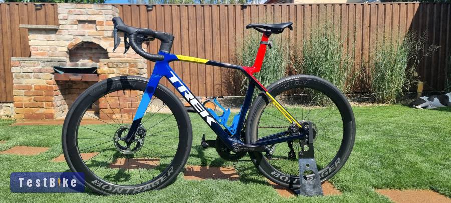 Trek Madone SLR 9 Di2 Gen 8 - Team Replica (2025)