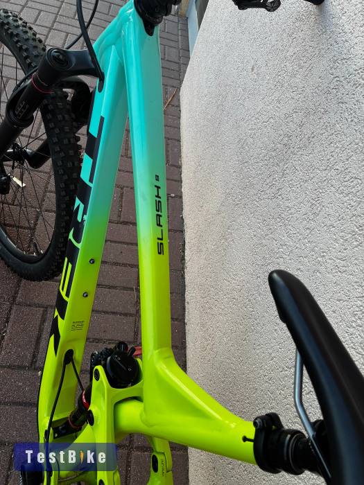 Trek Slash 8 