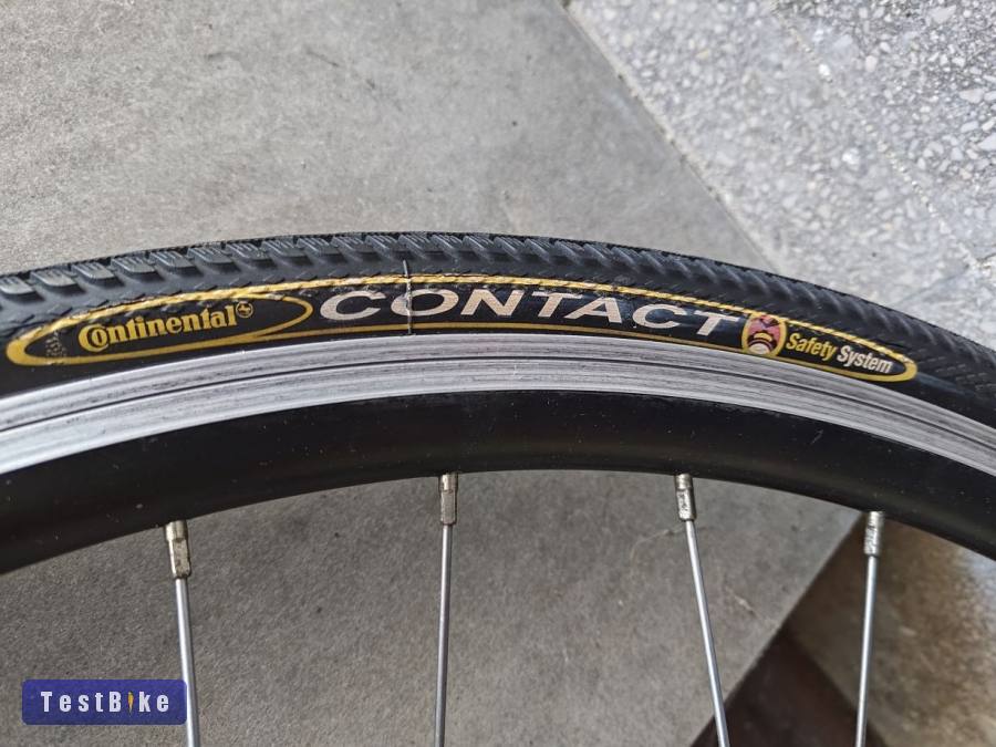 Trekking / túra kerékszett agydinamóval DH-3N20