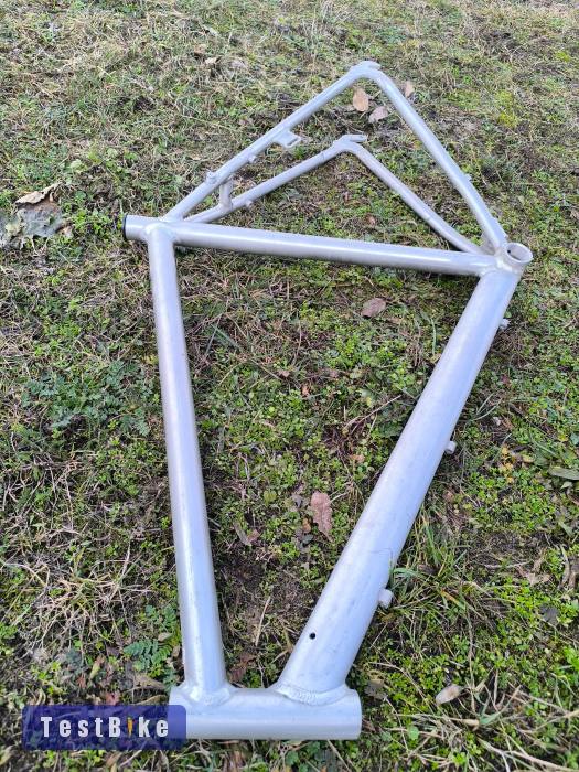 Trekking 28" XL váz