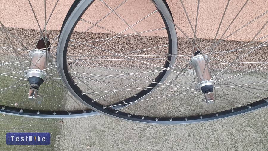 Trekking kerékszett.