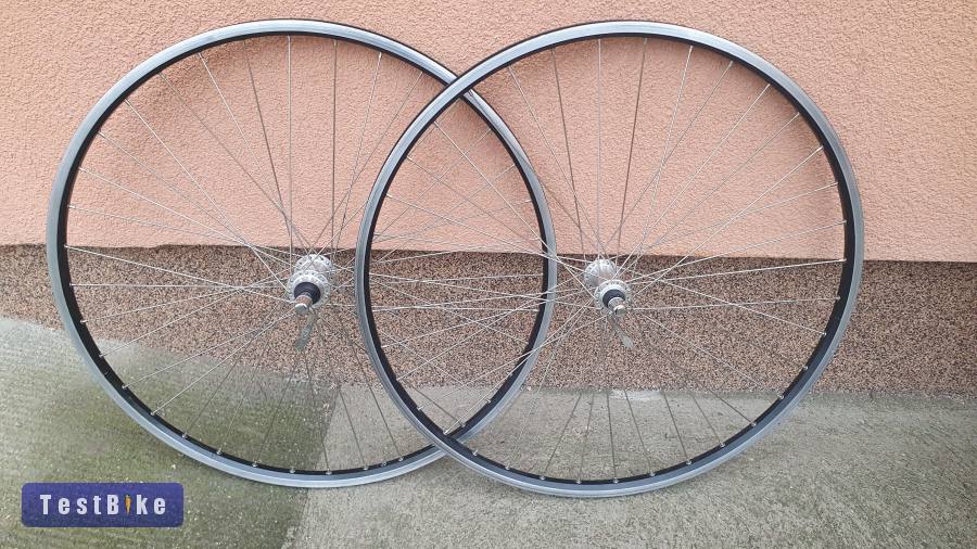 Trekking kerékszett.