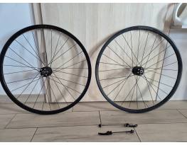 Triban 622x17C alumínium kerékszett, tubeless ready