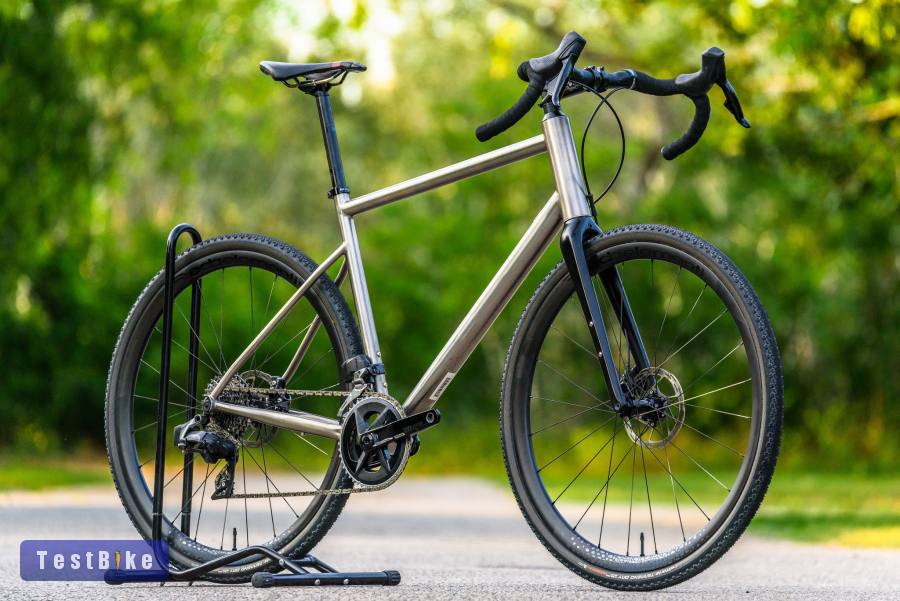 Triban GRVL 900 (XL) Sram Rival AXS titániumvázas gravel 
