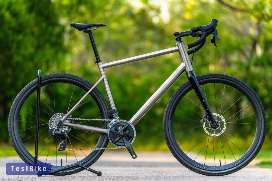 Triban GRVL 900 (XL) Sram Rival AXS titániumvázas gravel 