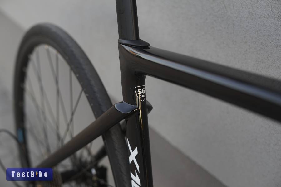 Trifox X18 karbon országúti bringa                          