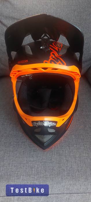 Troy Lee Design D3 sisak