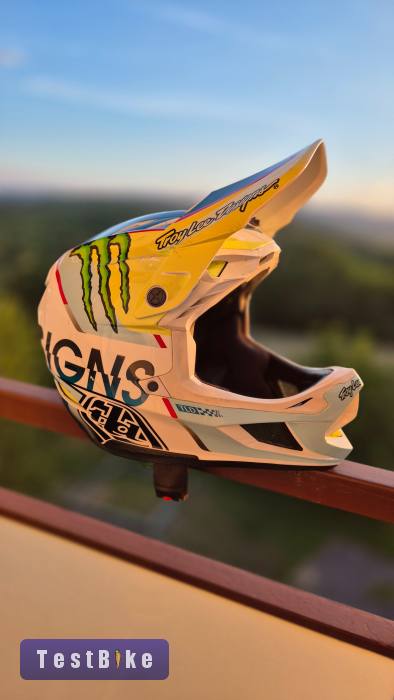 Troy Lee Designs D4 eladó