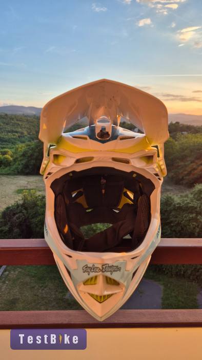 Troy Lee Designs D4 eladó