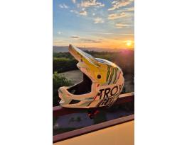 Troy Lee Designs D4 eladó