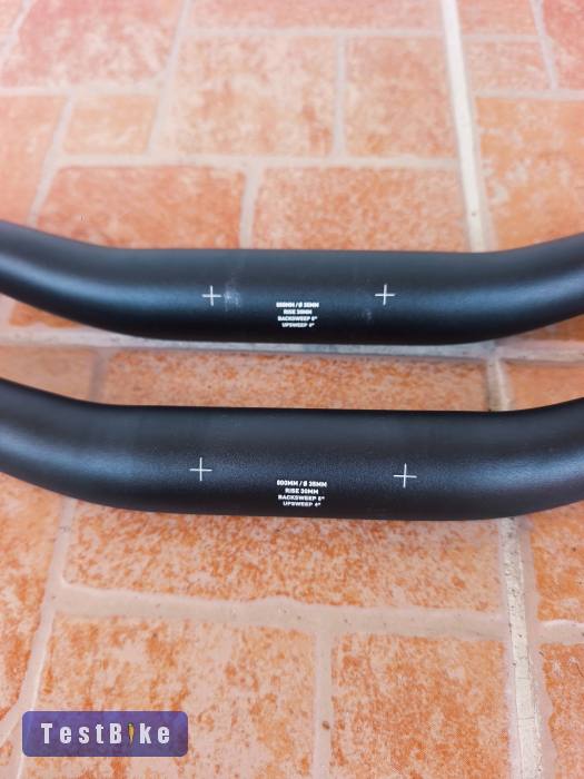 Új - Focus Enduro 35mm MTB kormány 800mm hossz 30mm emelés