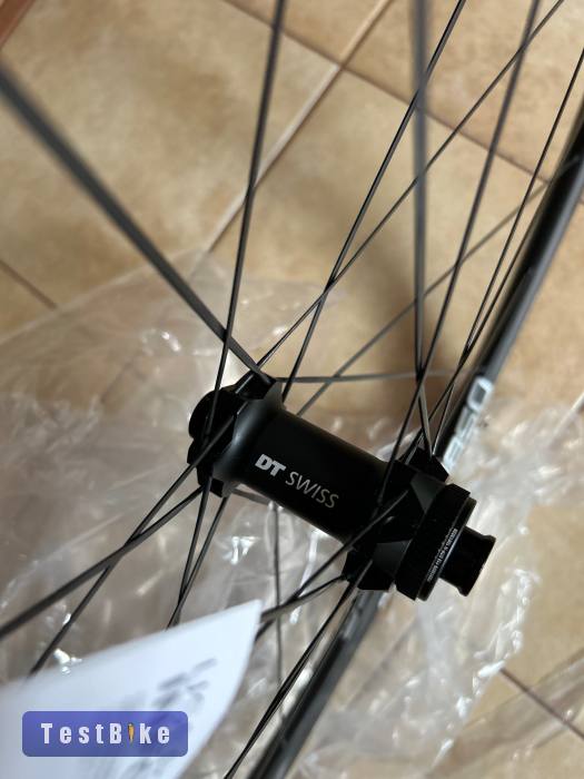 Új  DT Swiss p1850 első kerék 