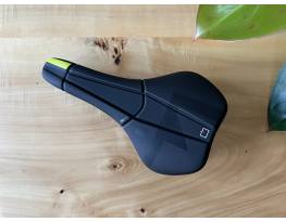 Új, eredeti Prologo nyereg